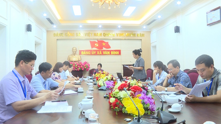 ĐẢNG ỦY XÃ TỔ CHỨC HỘI NGHỊ LÀM VIỆC VỚI TIỂU BAN TUYÊN TRUYỀN VÀ TRUNG TÂM VHTT&TT VỀ CÔNG TÁC CHUẨN BỊ TUYÊN TRUYỀN ĐẠI HỘI- Ảnh 3.