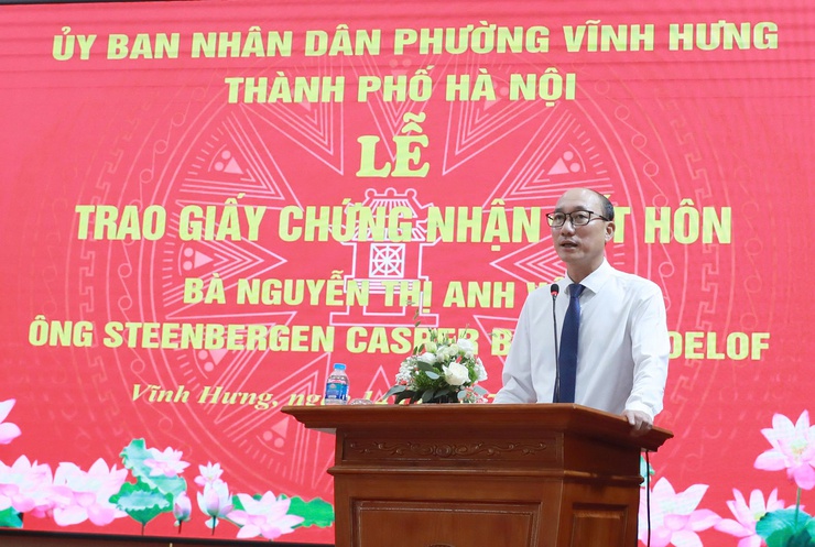PHƯỜNG VĨNH HƯNG TỔ CHỨC LỄ TRAO QUYẾT ĐỊNH NGƯỜI CÓ YẾU TỐ NƯỚC NGOÀI- Ảnh 2.