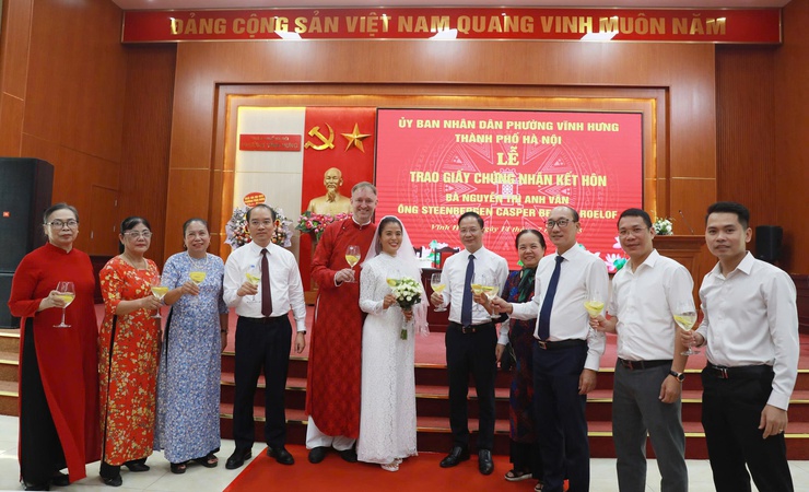 PHƯỜNG VĨNH HƯNG TỔ CHỨC LỄ TRAO QUYẾT ĐỊNH NGƯỜI CÓ YẾU TỐ NƯỚC NGOÀI- Ảnh 5.