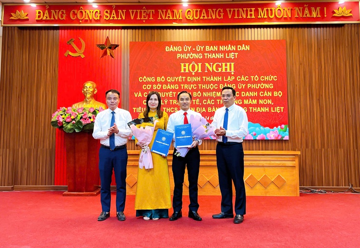 Phường Thanh Liệt: Công bố các quyết định bổ nhiệm cán bộ quản lý các trường, Trạm Y tế và thành lập tổ chức Đảng sau sáp nhập- Ảnh 3.