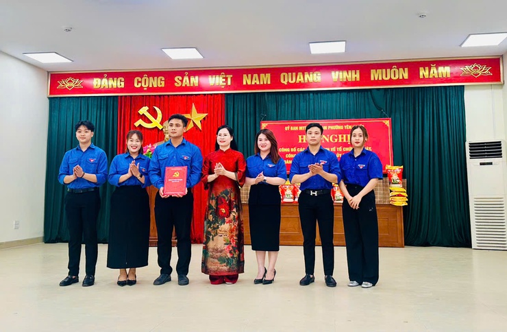 Phường Yên Nghĩa công bố Quyết định về Tổ chức bộ máy công tác cán bộ thuộc Uỷ ban MTTQ, chức danh Đoàn thể chính trị - xã hội phường- Ảnh 3.