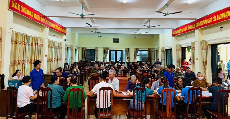 VÂN ĐÌNH, GẦN 800 NGƯỜI CAO TUỔI ĐƯỢC HỖ TRỢ LÀM THỦ TỤC HƯỞNG TRỢ CẤP HƯU TRÍ XÃ HỘI- Ảnh 1.