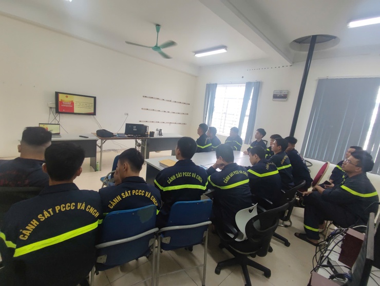 Đội Chữa cháy và CNCH khu vực số 31, CATP Hà Nội phụ trách xã Nam Phù tích cực đảm bảo an toàn PCCC và CNCH sau sáp nhập- Ảnh 1.