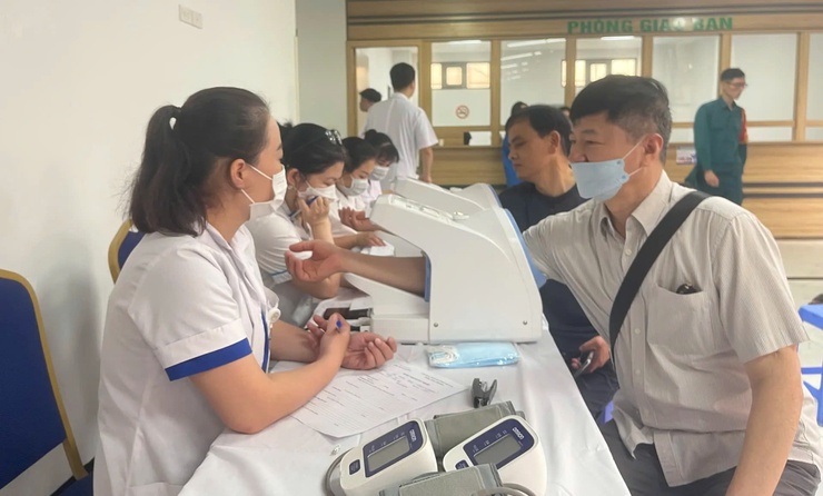 Phường Tây Hồ: khám sức khoẻ cho đối tượng chính sách trên địa bàn- Ảnh 1.