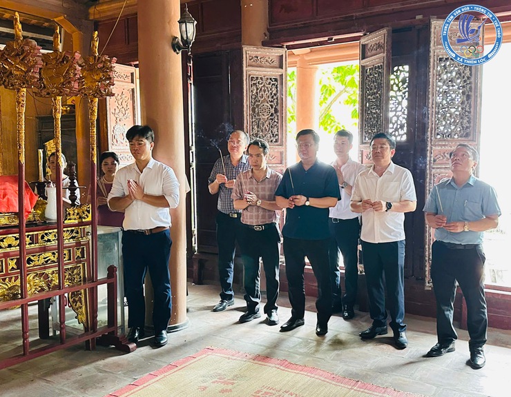 Đoàn công tác xã Thiên Lộc tổ chức thăm hỏi, tặng quà các gia đình chính sách, người có công trên địa bàn xã - Ảnh 10.