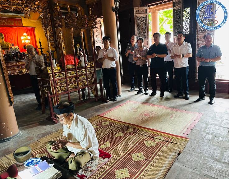 Đoàn công tác xã Thiên Lộc tổ chức thăm hỏi, tặng quà các gia đình chính sách, người có công trên địa bàn xã - Ảnh 9.