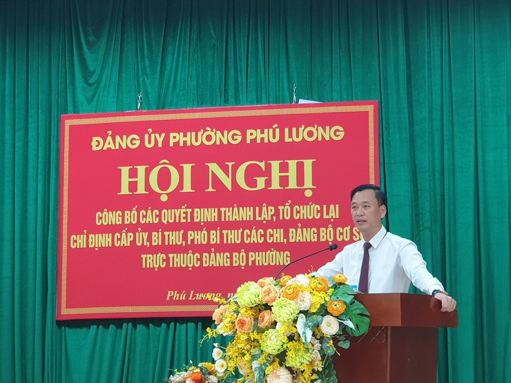 Công bố các Quyết định thành lập, tổ chức lại các Chi, Đảng bộ cơ sở trực thuộc Đảng bộ phường - Ảnh 5.
