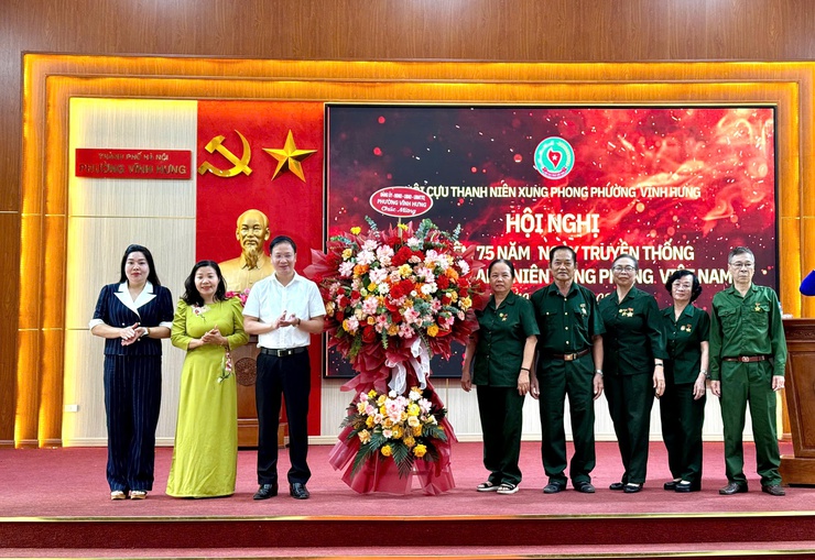 Phường Vĩnh Hưng tổ chức kỷ niệm 75 năm Ngày truyền thống Thanh niên xung phong Việt Nam (15/7/1950-15/7/2025)- Ảnh 2.