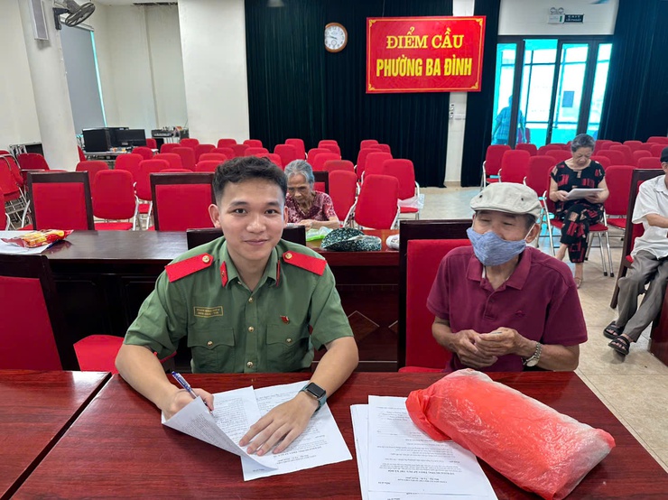 PHƯỜNG BA ĐÌNH TRIỂN KHAI TIẾP NHẬN HỒ SƠ TRỢ CẤP HƯU TRÍ XÃ HỘI THEO NGHỊ ĐỊNH 176/2025/NĐ-CP – CHỦ ĐỘNG, KỊP THỜI, VÌ QUYỀN LỢI NGƯỜI CAO TUỔI- Ảnh 6.