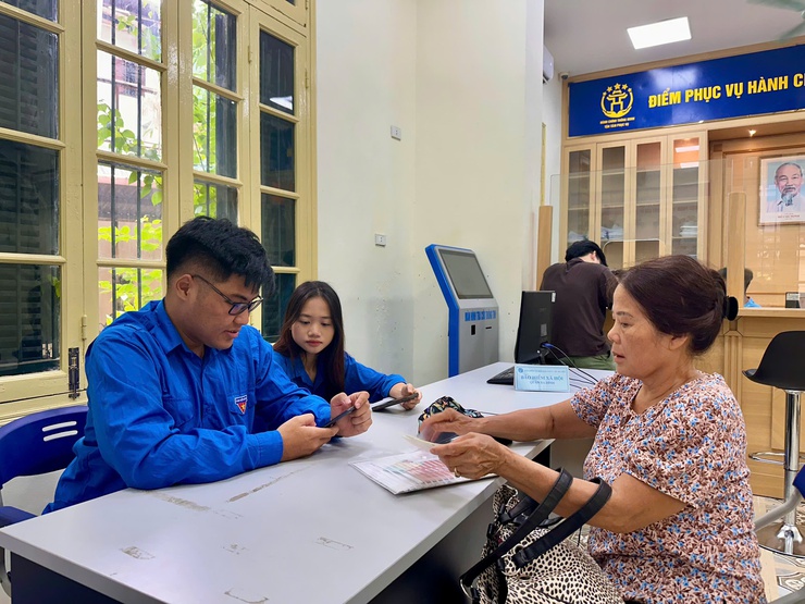 PHƯỜNG BA ĐÌNH TRIỂN KHAI TIẾP NHẬN HỒ SƠ TRỢ CẤP HƯU TRÍ XÃ HỘI THEO NGHỊ ĐỊNH 176/2025/NĐ-CP – CHỦ ĐỘNG, KỊP THỜI, VÌ QUYỀN LỢI NGƯỜI CAO TUỔI- Ảnh 3.