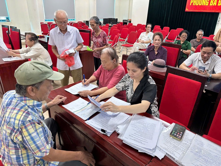 PHƯỜNG BA ĐÌNH TRIỂN KHAI TIẾP NHẬN HỒ SƠ TRỢ CẤP HƯU TRÍ XÃ HỘI THEO NGHỊ ĐỊNH 176/2025/NĐ-CP – CHỦ ĐỘNG, KỊP THỜI, VÌ QUYỀN LỢI NGƯỜI CAO TUỔI- Ảnh 2.