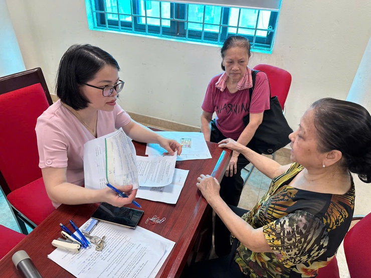 PHƯỜNG BA ĐÌNH TRIỂN KHAI TIẾP NHẬN HỒ SƠ TRỢ CẤP HƯU TRÍ XÃ HỘI THEO NGHỊ ĐỊNH 176/2025/NĐ-CP – CHỦ ĐỘNG, KỊP THỜI, VÌ QUYỀN LỢI NGƯỜI CAO TUỔI- Ảnh 5.