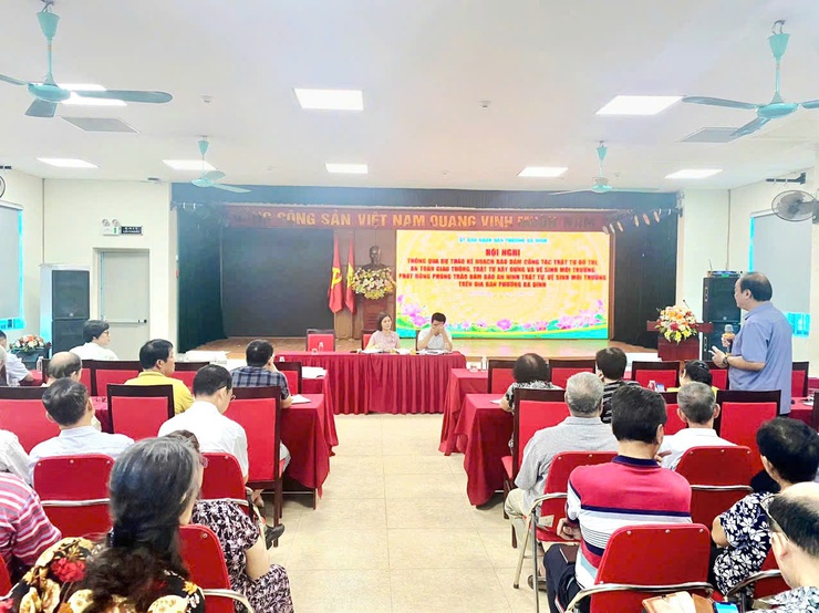 PHƯỜNG BA ĐÌNH TỔ CHỨC HỘI NGHỊ TRIỂN KHAI KẾ HOẠCH BẢO ĐẢM TRẬT TỰ ĐÔ THỊ, AN TOÀN GIAO THÔNG, TRẬT TỰ XÂY DỰNG VÀ VỆ SINH MÔI TRƯỜNG NĂM 2025- Ảnh 2.