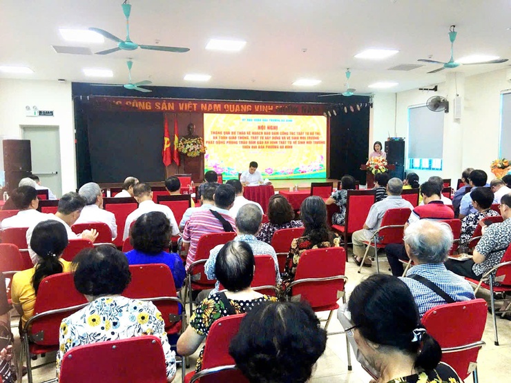 PHƯỜNG BA ĐÌNH TỔ CHỨC HỘI NGHỊ TRIỂN KHAI KẾ HOẠCH BẢO ĐẢM TRẬT TỰ ĐÔ THỊ, AN TOÀN GIAO THÔNG, TRẬT TỰ XÂY DỰNG VÀ VỆ SINH MÔI TRƯỜNG NĂM 2025- Ảnh 4.