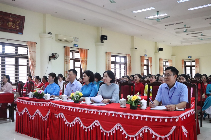 Hội nghị công bố các Quyết định thành lập Hội Liên hiệp Phụ nữ xã Bất Bạt- Ảnh 1.