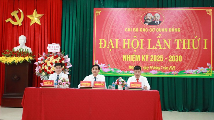 Xây dựng Chi bộ các cơ quan Đảng xứng đáng là chi bộ mẫu của Đảng bộ xã Minh Châu- Ảnh 1.
