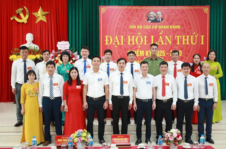 Xây dựng Chi bộ các cơ quan Đảng xứng đáng là chi bộ mẫu của Đảng bộ xã Minh Châu- Ảnh 11.
