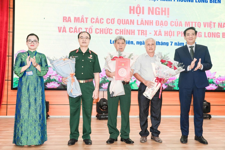 Ra mắt các cơ quan lãnh đạo của MTTQ Việt Nam và các tổ chức chính trị - xã hội phường Long Biên- Ảnh 7.