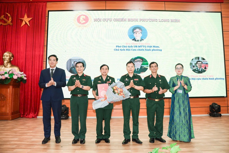 Ra mắt các cơ quan lãnh đạo của MTTQ Việt Nam và các tổ chức chính trị - xã hội phường Long Biên- Ảnh 4.