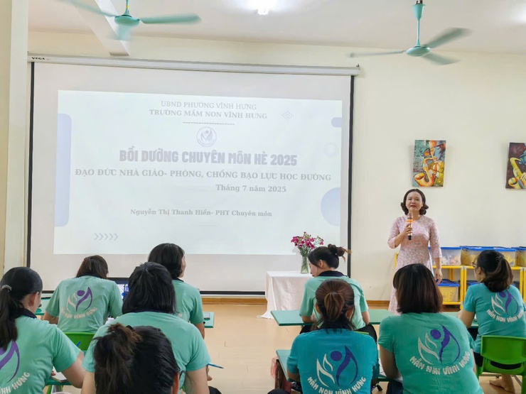 TRƯỜNG MẦM NON VĨNH HƯNG TỔ CHỨC BỒI DƯỠNG CHUYÊN MÔN HÈ NĂM 2025 VỚI CHỦ ĐỀ: ĐẠO ĐỨC NHÀ GIÁO – PHÒNG CHỐNG BẠO LỰC HỌC ĐƯỜNG
- Ảnh 1.