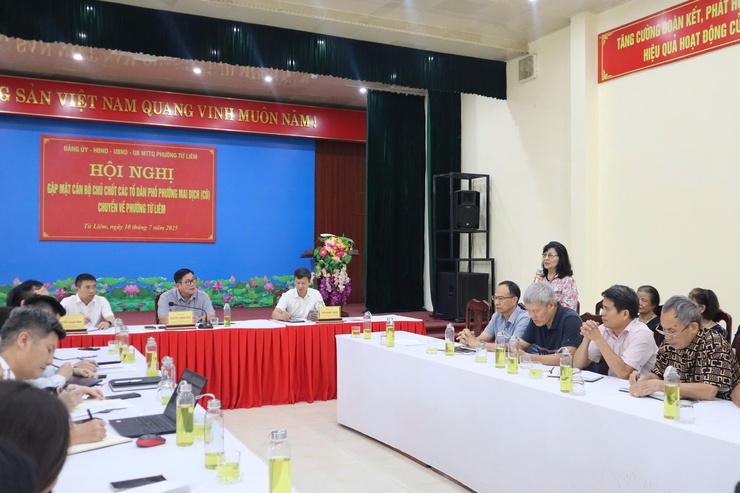 Hội nghị gặp mặt cán bộ chủ chốt các Tổ dân phố phường Mai Dịch (cũ) chuyển về phường Từ Liêm- Ảnh 1.