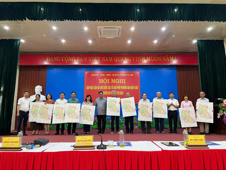 Hội nghị gặp mặt cán bộ chủ chốt các Tổ dân phố phường Mai Dịch (cũ) chuyển về phường Từ Liêm- Ảnh 3.