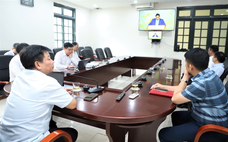 🌟Xã Yên Xuân tham dự Hội nghị trực tuyến của Chính phủ về tăng trưởng kinh tế năm 2025- Ảnh 3.