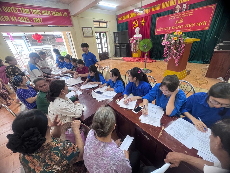 Xã Phúc Thọ tiếp nhận hồ sơ trợ cấp hưu trí xã hội cho người cao tuổi không hưởng lương hưu- Ảnh 1.