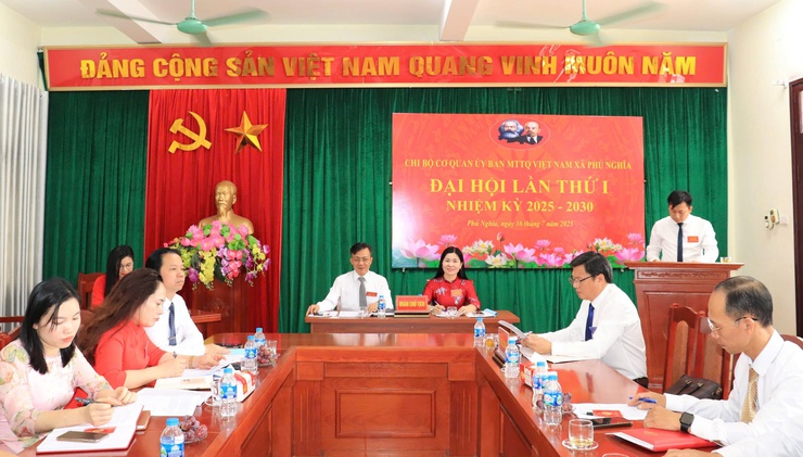 Đại hội Chi bộ Cơ quan Mặt trận Tổ quốc Việt Nam xã Phú Nghĩa lần thứ nhất, nhiệm kỳ 2025-2030- Ảnh 1.