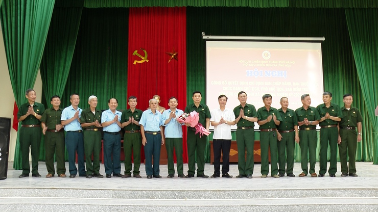 HỘI CCB XÃ ỨNG HOÀ CÔNG BỐ QUYẾT ĐỊNH VỀ CÔNG TÁC CÁN BỘ.- Ảnh 2.
