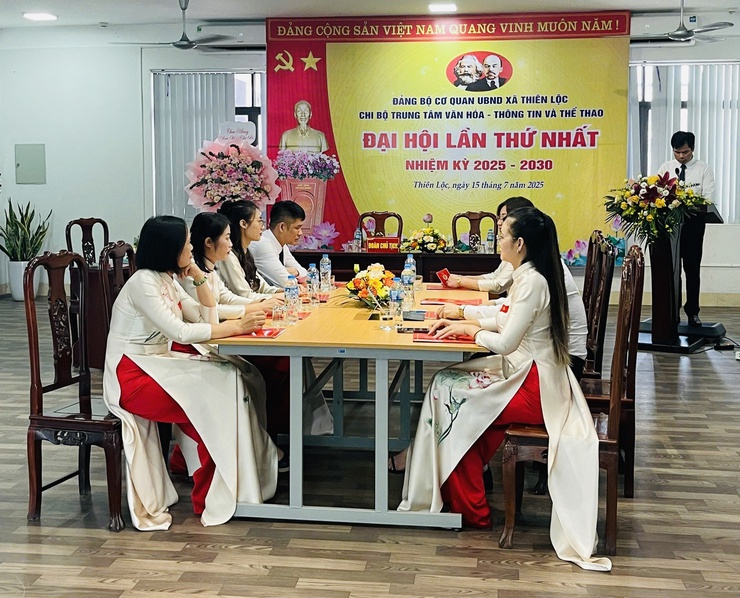 ĐẠI HỘI CHI BỘ TRUNG TÂM VĂN HÓA - THÔNG TIN VÀ THỂ THAO XÃ THIÊN LỘC LẦN THỨ I, NHIỆM KỲ 2025 - 2030- Ảnh 1.