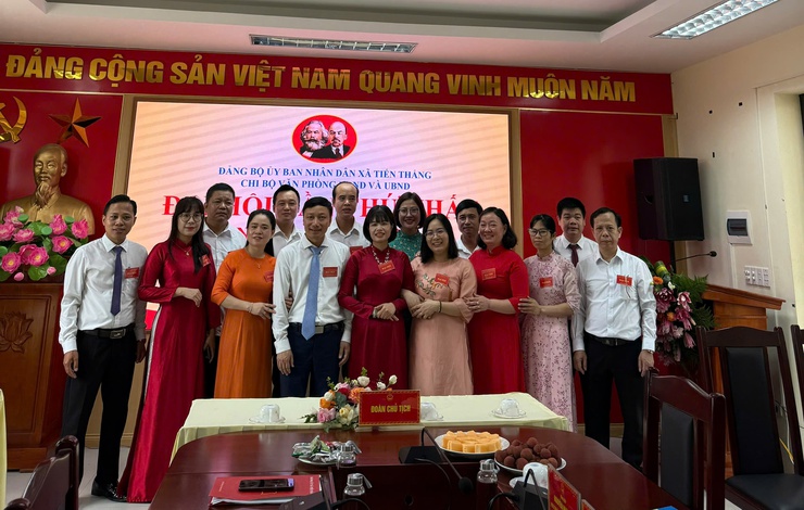 Các chi bộ trực thuộc Đảng bộ UBND xã Tiến Thắng hoàn thành Đại hội chi bộ nhiệm kỳ 2025- 2030- Ảnh 2.
