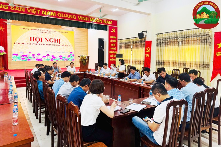 MTTQ xã Phú Cát phát huy vai trò sau sáp nhập, đồng hành cùng cấp ủy trong thực hiện nhiệm vụ chính trị- Ảnh 1.