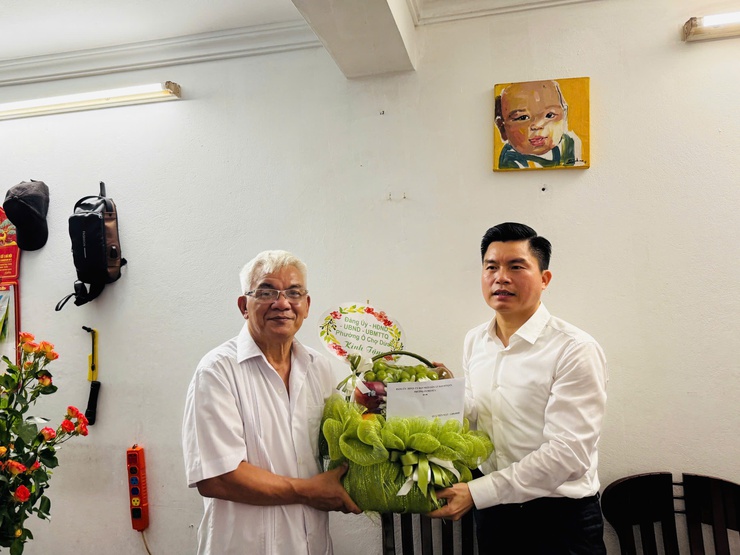 Phường Ô Chợ Dừa thăm, tặng quà các gia đình chính sách nhân ngày Thương binh – Liệt sỹ 27/7- Ảnh 5.