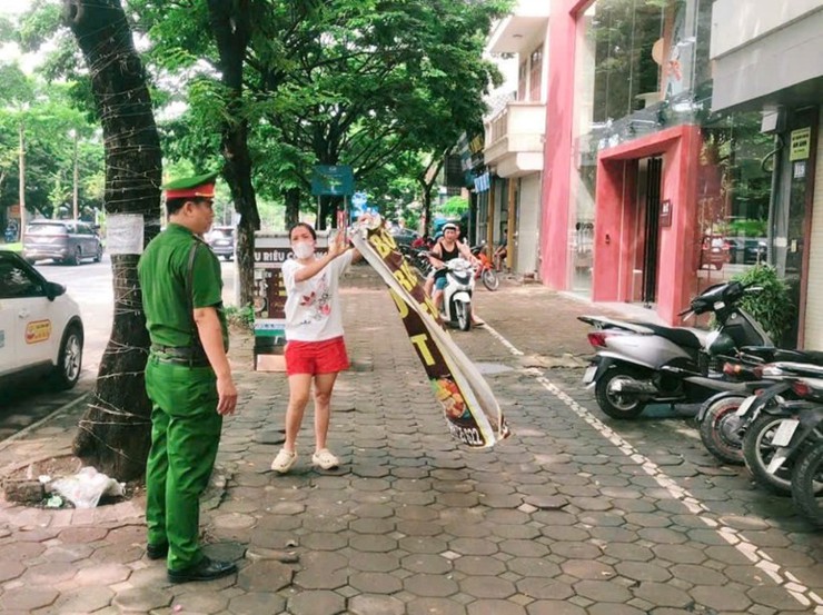 Công an phường Phúc Lợi: Chủ động, quyết liệt trong bảo đảm trật tự an toàn giao thông và trật tự đô thị khi vận hành mô hình chính quyền địa phương 2 cấp- Ảnh 4.