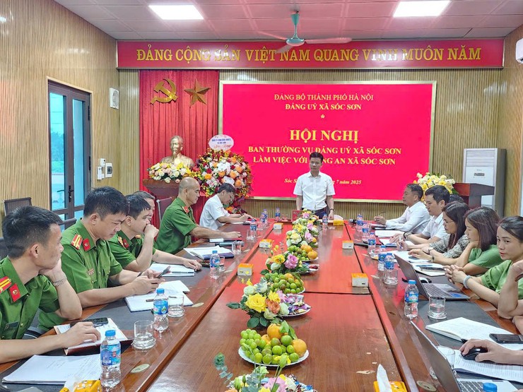 THƯỜNG TRỰC ĐẢNG UỶ LÀM VIỆC VỚI CÔNG AN XÃ TRIỂN KHAI NHIỆM VỤ 6 THÁNG CUỐI NĂM VÀ DỰ KIẾN CHƯƠNG TRÌNH CÔNG TÁC NHIỆM KỲ 2025-2030- Ảnh 1.