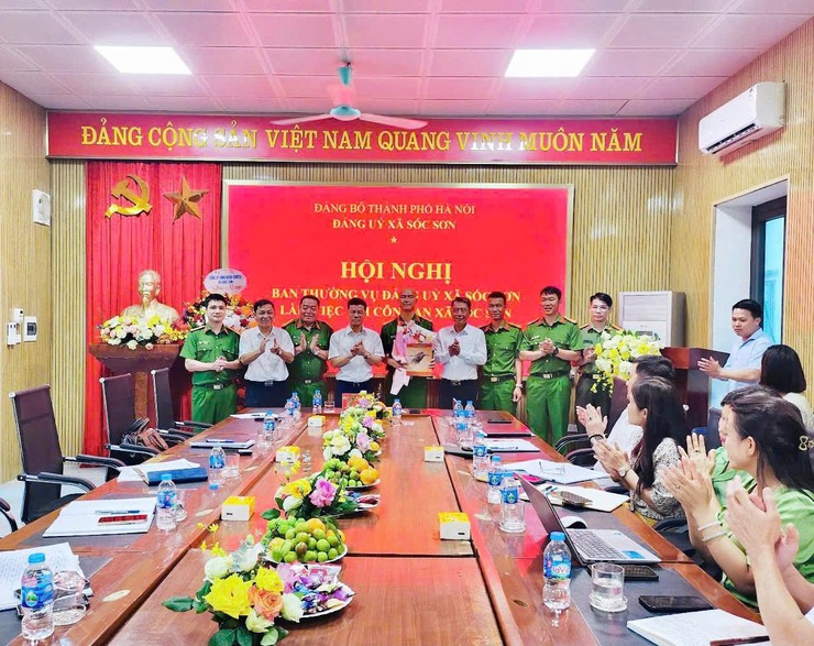 THƯỜNG TRỰC ĐẢNG UỶ LÀM VIỆC VỚI CÔNG AN XÃ TRIỂN KHAI NHIỆM VỤ 6 THÁNG CUỐI NĂM VÀ DỰ KIẾN CHƯƠNG TRÌNH CÔNG TÁC NHIỆM KỲ 2025-2030- Ảnh 2.