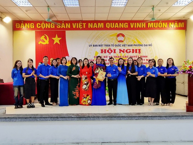 Phường Đại Mỗ tổ chức công bố và trao các Quyết định của UB.MTTQ Việt Nam và các tổ chức chính trị - xã hội- Ảnh 6.