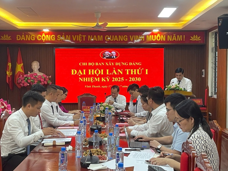 ĐẠI HỘI CHI BỘ BAN XÂY DỰNG ĐẢNG XÃ VĨNH THANH 
LẦN THỨ I, NHIỆM KỲ 2025-2030
- Ảnh 3.