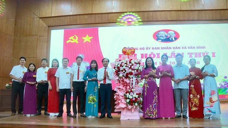 Đại hội đại biểu Đảng bộ UBND xã Vân Đình lần thứ I nhiệm kỳ 2025- 2030- Ảnh 1.