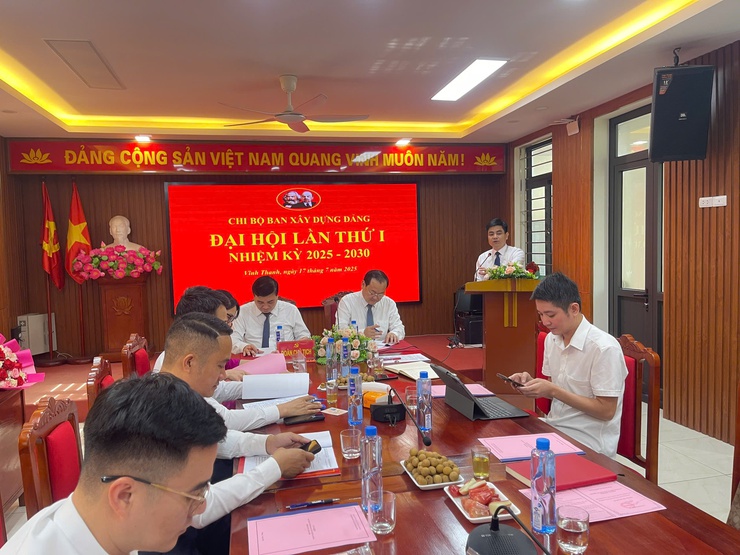 ĐẠI HỘI CHI BỘ BAN XÂY DỰNG ĐẢNG XÃ VĨNH THANH 
LẦN THỨ I, NHIỆM KỲ 2025-2030
- Ảnh 5.