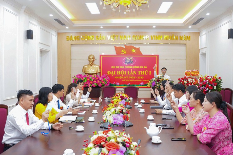 Đại hội Chi bộ lần thứ I các cơ quan Đảng và cơ quan UBND xã Vân Đình thành công tốt đẹp- Ảnh 2.