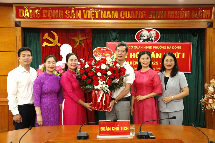Chi bộ Cơ quan HĐND phường Hà Đông tổ chức Đại hội lần thứ I, nhiệm kỳ 2025-2030- Ảnh 2.
