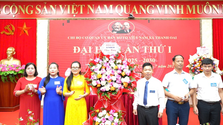 Đại hội Chi bộ Cơ quan UBMTTQ Việt Nam xã Thanh Oai lần thứ nhất, nhiệm kỳ 2025-2030: Đoàn kết - Dân chủ - Kỷ cương – Đột phá - Phát triển- Ảnh 5.
