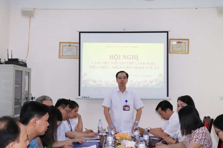 Ban thường vụ Đảng ủy Phú Nghĩa làm việc với tập thể lãnh đạo, viên chức, nhân viên Trạm Y tế xã- Ảnh 8.