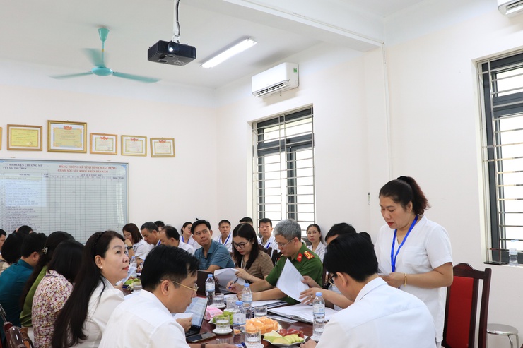Ban thường vụ Đảng ủy Phú Nghĩa làm việc với tập thể lãnh đạo, viên chức, nhân viên Trạm Y tế xã- Ảnh 2.