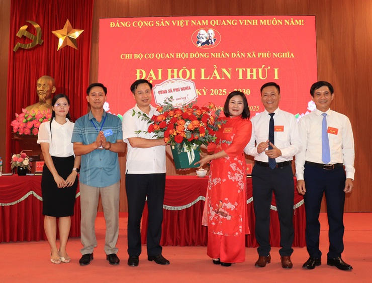 Chi bộ cơ quan Hội đồng nhân dân xã Phú Nghĩa tổ chức Đại hội lần thứ nhất, nhiệm kỳ 2025 – 2030- Ảnh 1.