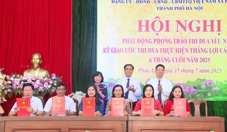 UBND xã Phúc Lộc tổ chức Hội nghị phát động phong trào thi đua yêu nước, ký giao ước thi đua thực hiện thắng lợi các nhiệm vụ 6 tháng cuối năm 2025- Ảnh 8.