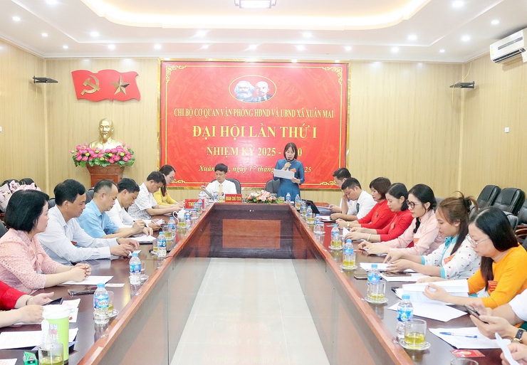 Chi bộ Văn phòng HĐND và UBND xã tổ chức thành công Đại hội nhiệm kỳ 2025 - 2030- Ảnh 2.