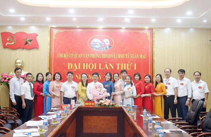 Chi bộ Văn phòng HĐND và UBND xã tổ chức thành công Đại hội nhiệm kỳ 2025 - 2030- Ảnh 4.